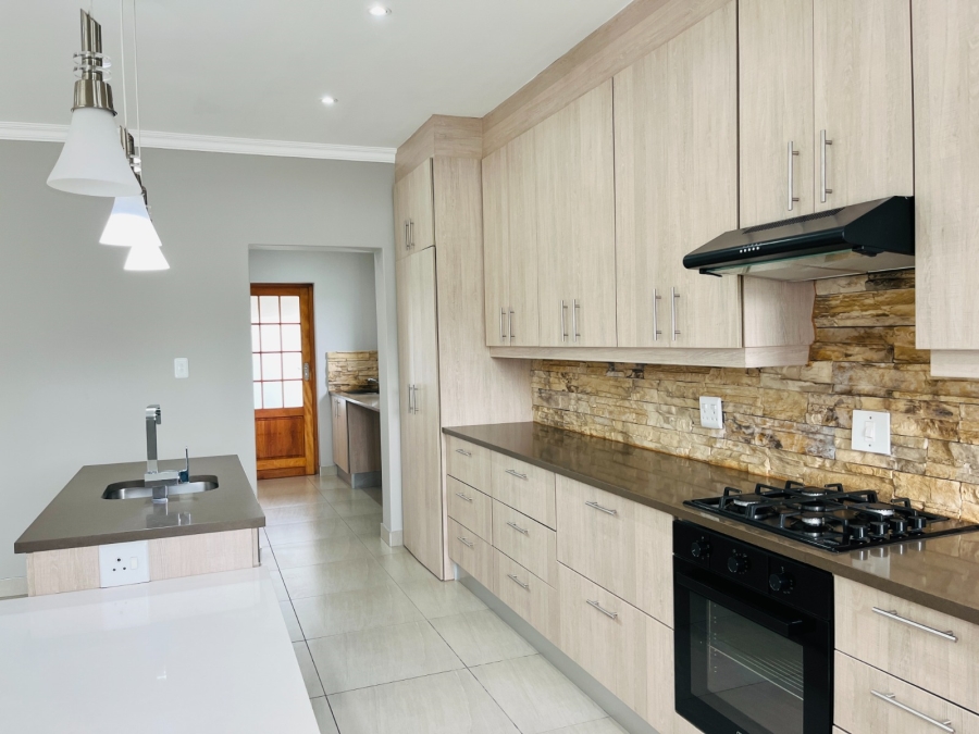 3 Bedroom Property for Sale in Kraaibosch Country Estate Western Cape